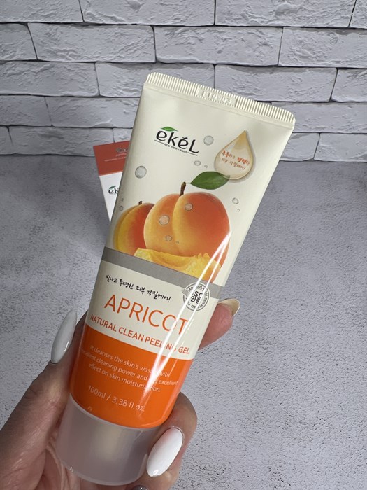 Ekel Apricot Natural Clean Peeling Gel - Пилинг-скатка для лица с экстрактом абрикоса ed610a6a-9128-4b67-ad3b-f571d0dfce70 - фото 15634