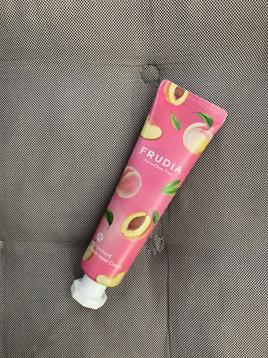 Крем для рук с экстрактами фруктов Frudia Squeeze Therapy Hand Cream Peach Персик 9a69f205-416f-4de0-9a1c-81b83c56b068 - фото 17680