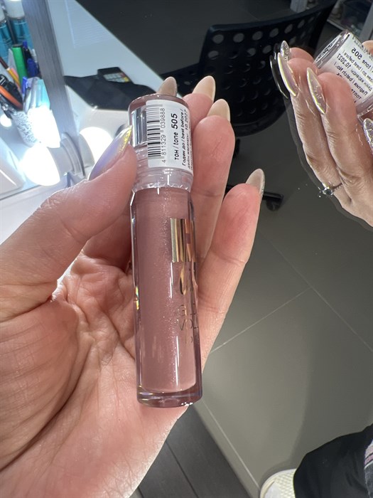 Блеск с эффектом объема и сияния icon lips glossy volume Luxvisage  505 ice beige 9298