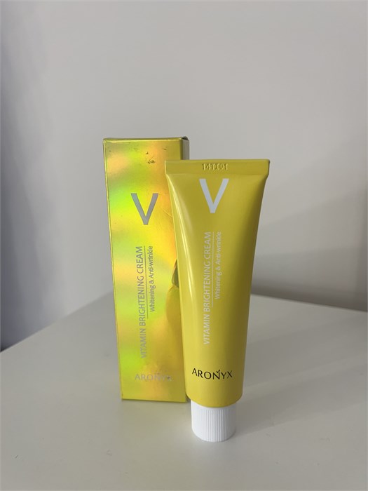 MEDI FLOWER ВИТАМИННЫЙ ОСВЕТЛЯЮЩИЙ КРЕМ ДЛЯ лица ARONYX VITAMIN BRIGHTENING EYE CREAM 9377