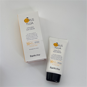 {{productViewItem.photos[photoViewList.activeNavIndex].Alt || productViewItem.photos[photoViewList.activeNavIndex].Description || 'Farm Stay Citrus Yuja Vitalizing Sun Cream SPF 50+ PA++++ Солнцезащитный Крем с экстрактом юдзу СПФ 50'}}