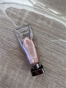 {{photo.Alt || photo.Description || 'Блеск для губ жидкое стекло 101 нежный абрикос'}}