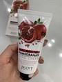 Крем для рук с экстрактом Граната Jigott Real Moisture Pomegranate Hand Cream 4ef925ee-f921-4b64-ad6d-c8d93f4dd5f6 - фото 17689 Крем для рук с экстрактом Граната Jigott Real Moisture Pomegranate Hand Cream 4ef925ee-f921-4b64-ad6d-c8d93f4dd5f6 - фото 17689