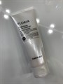 Осветляющая пенка для умывания  Floria Brightening Foam Cleanser 02b2e8e5-3f68-4f74-b1e9-6ec1c2e95b4e - фото 18439